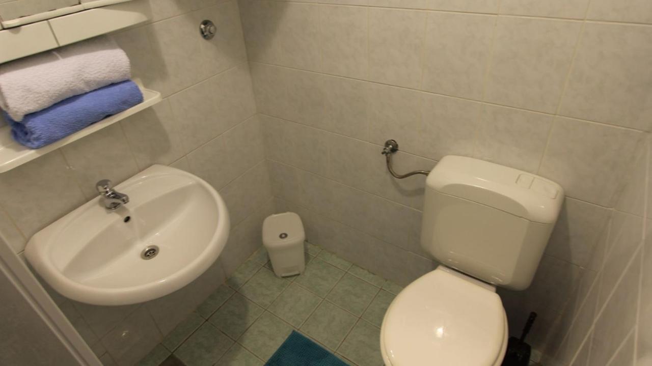 Apartments Eva Малинска Экстерьер фото