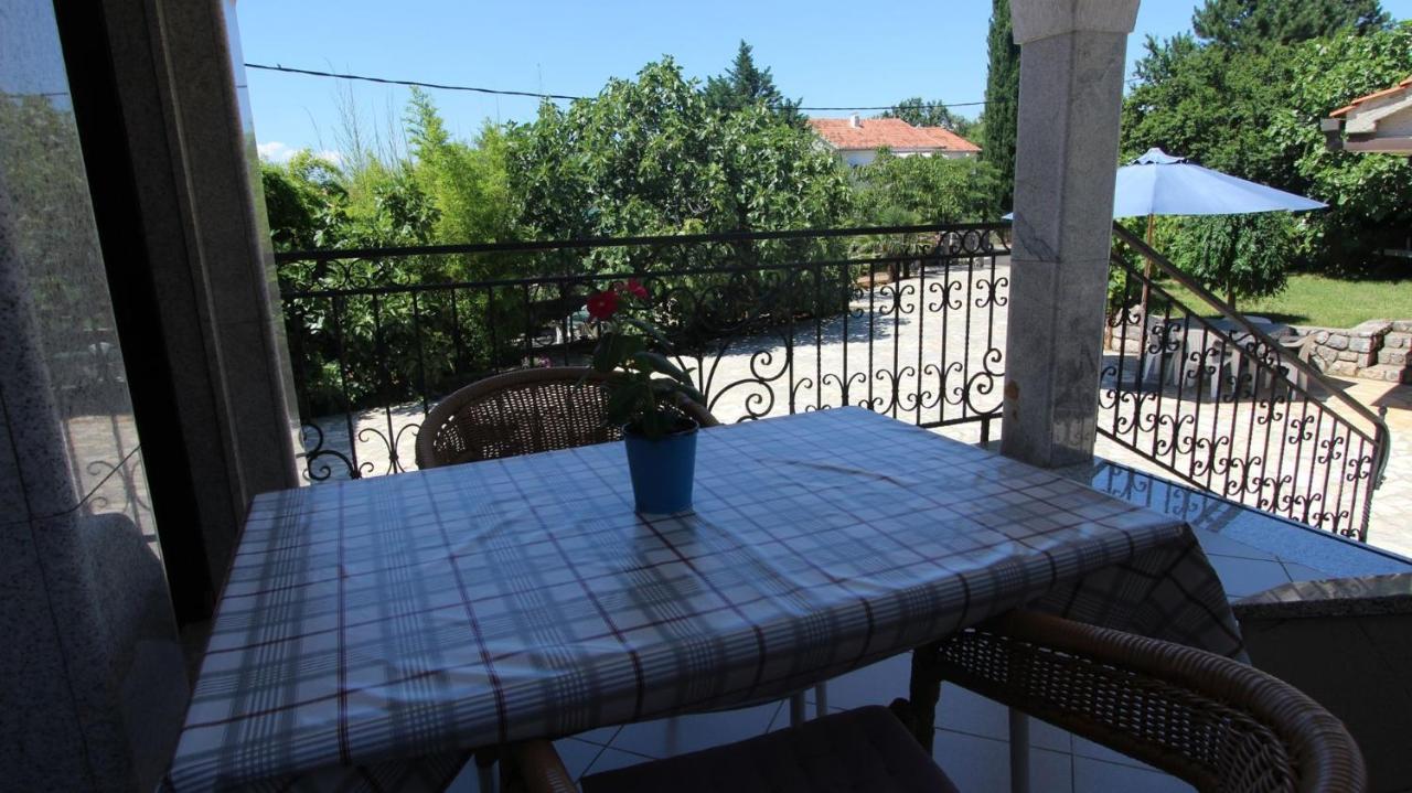 Apartments Eva Малинска Экстерьер фото
