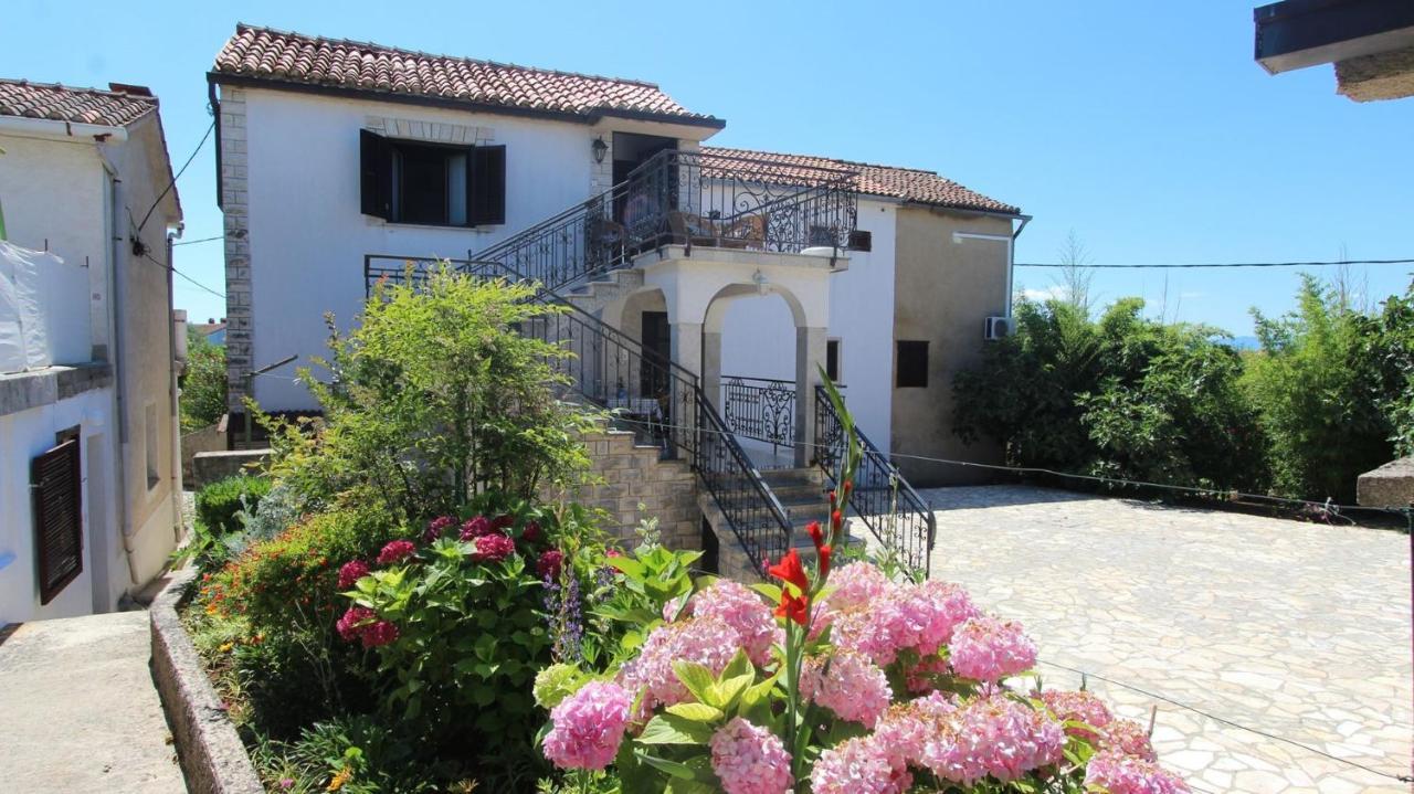 Apartments Eva Малинска Экстерьер фото