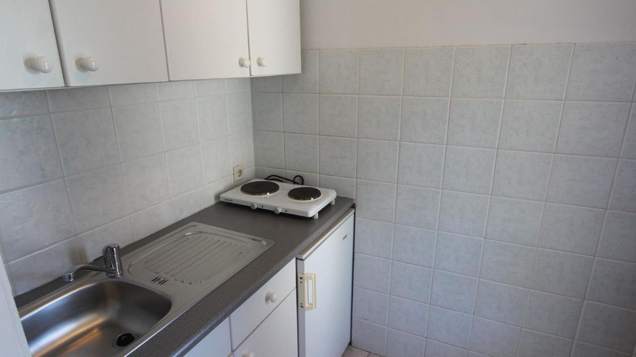 Apartments Eva Малинска Экстерьер фото